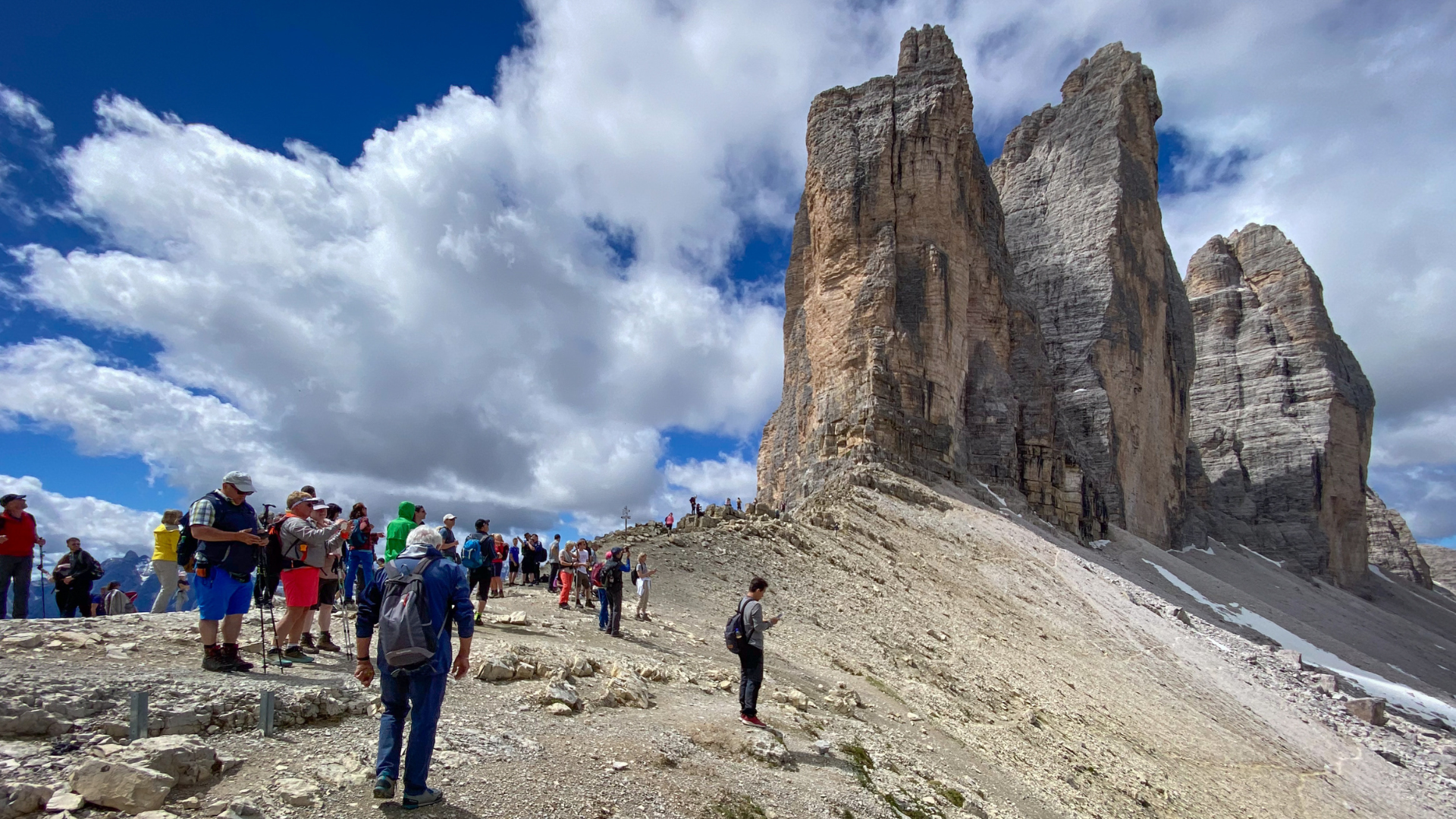 Tre Cime di Lavaredo — crowded